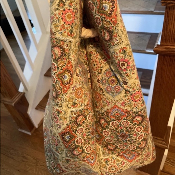 Elegant Multicolor Patterned Tote Bag - Picture 2 of 3